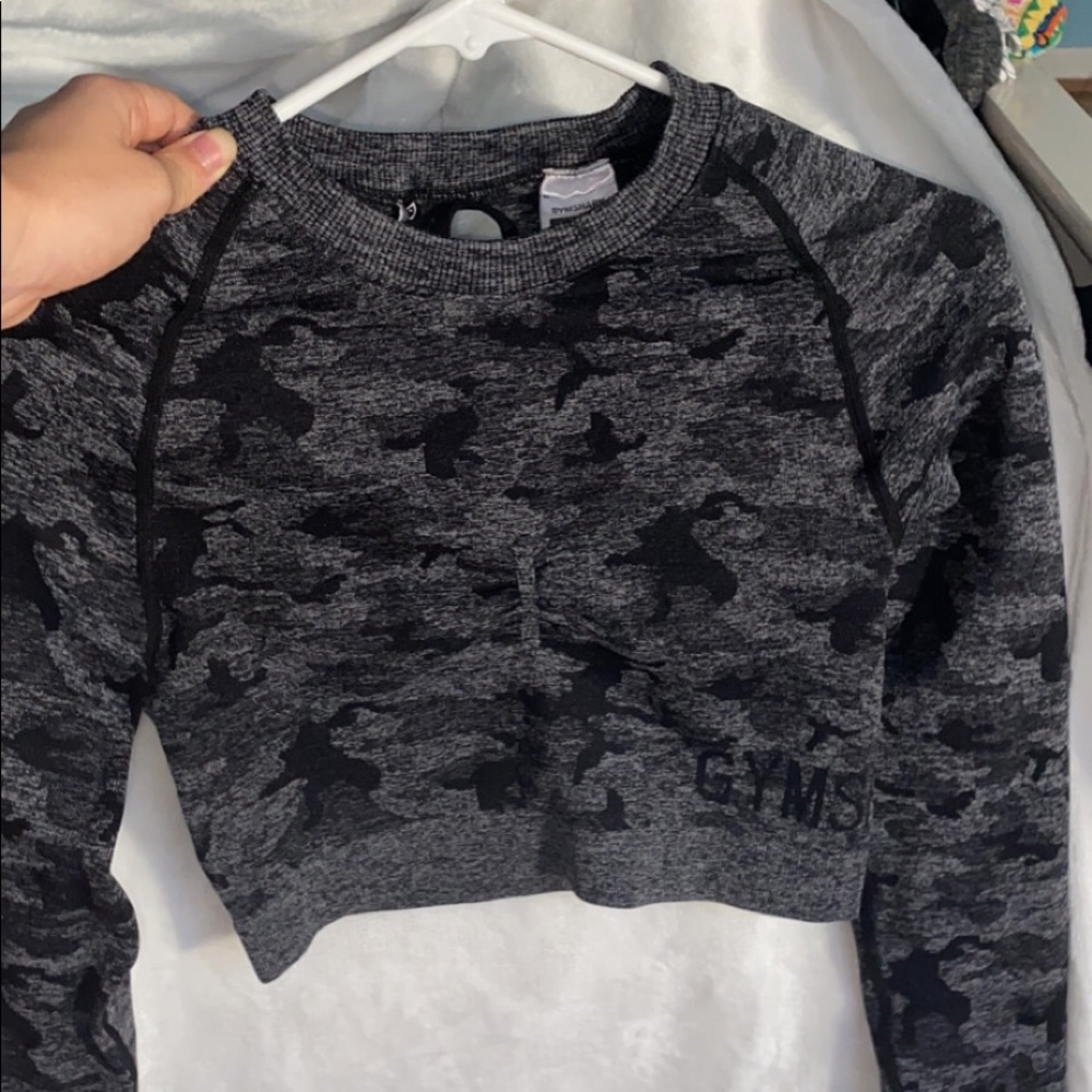 CAMO GYMSHARK LONG SLEEVE CROP TOP
